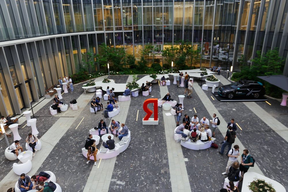 InBetween 2025: ������ � ������ ����������� � ���, ��� �� ����� ���� ������� ������������� ����� ���������� � ��������