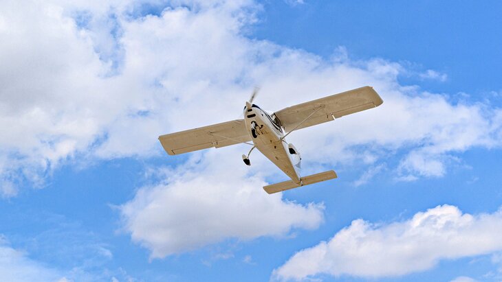 ����������� ������������ ��� ������ ������������ �������� Cessna-182 � ����������
