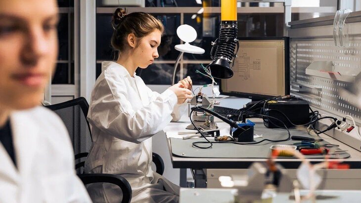 ������ ���� �������� ������ ������� � ��������� ������ 12 ������