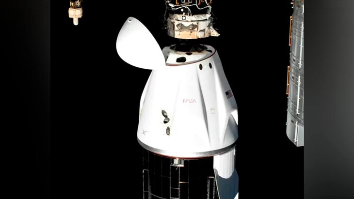 ������� Crew Dragon � ����������� ���������� ������������ �� ���