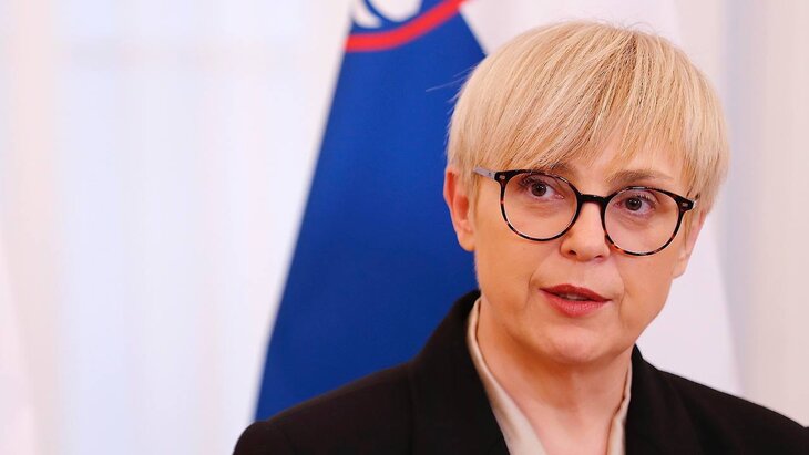 ��������� �������� ����-����� ������� � ���������� �� � ������������� ������� � ��