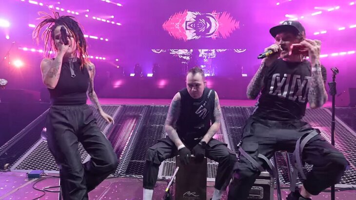 �������� ������ "����" �������� � ���� ������� ������