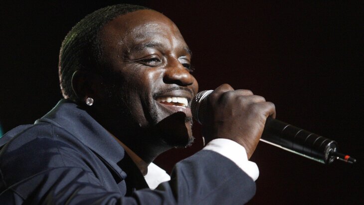 ����� Akon ���� ������� � ������ 9 �������