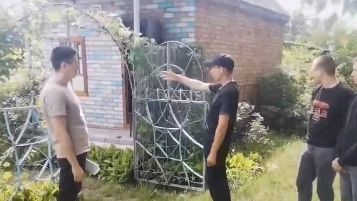 ������ ����� ������ 6 ������ �����, � ������� �������