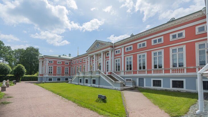 �� ������� � � ���������� "����� ������" ������������ �������� �� "�������"