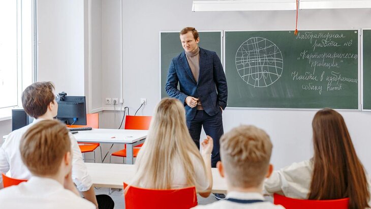 ������� ��������� ��������� � �������������� ���� � 30-������ ������������