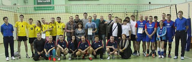 Работники нашей головинской гимназии №1583 приняли участие в открытом турнире по волейболу среди столичных профсоюзов