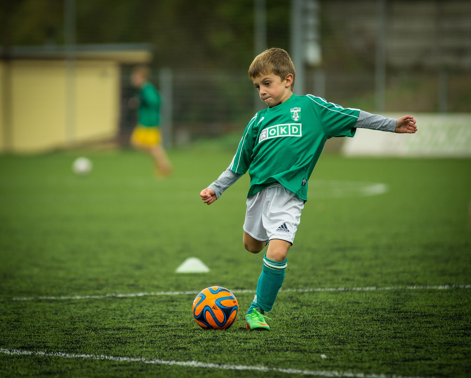 Ильичёва инициировала футбольный матч учеников гимназии со звёздами