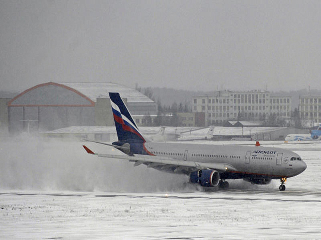 Сегодняшний снег не повлиял на работу аэропортов Москвы