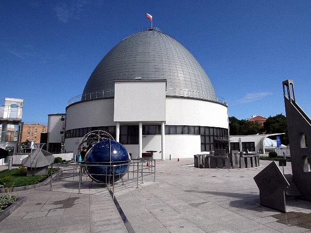 Летом этого года начнутся концерты на крыше  Московского планетария