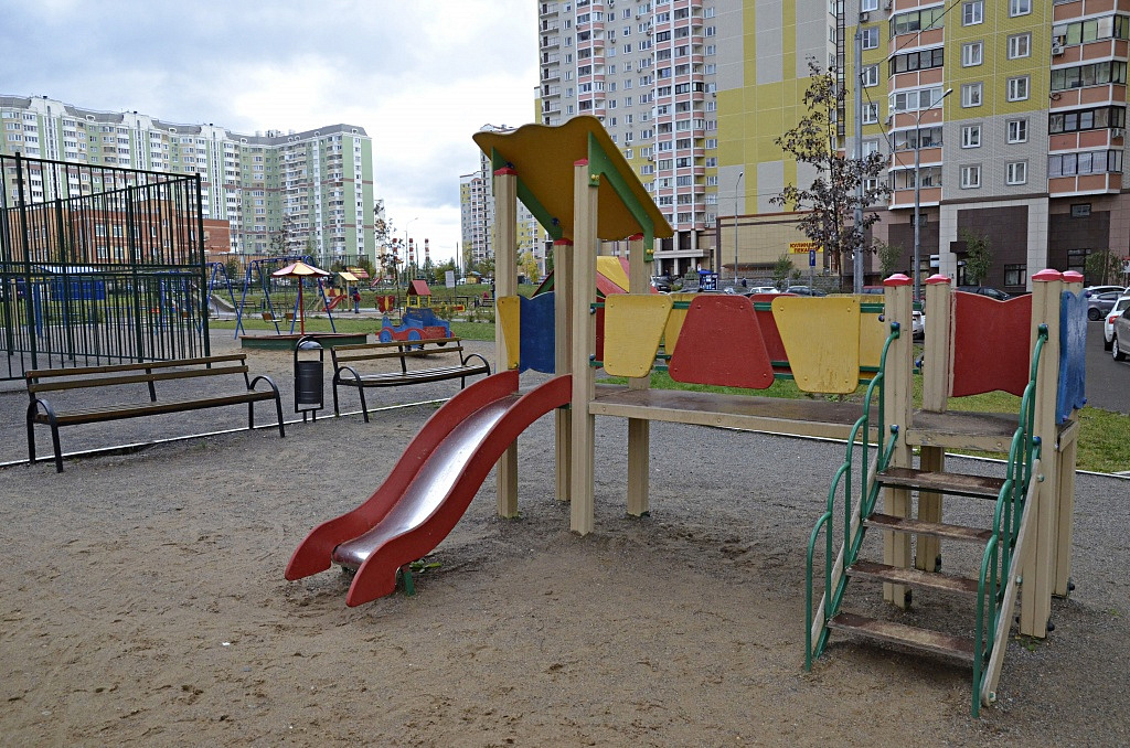 Новую детскую площадку установят на Русаковской улице