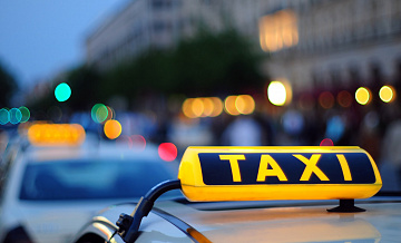 В ЦАО водитель такси избил пешехода