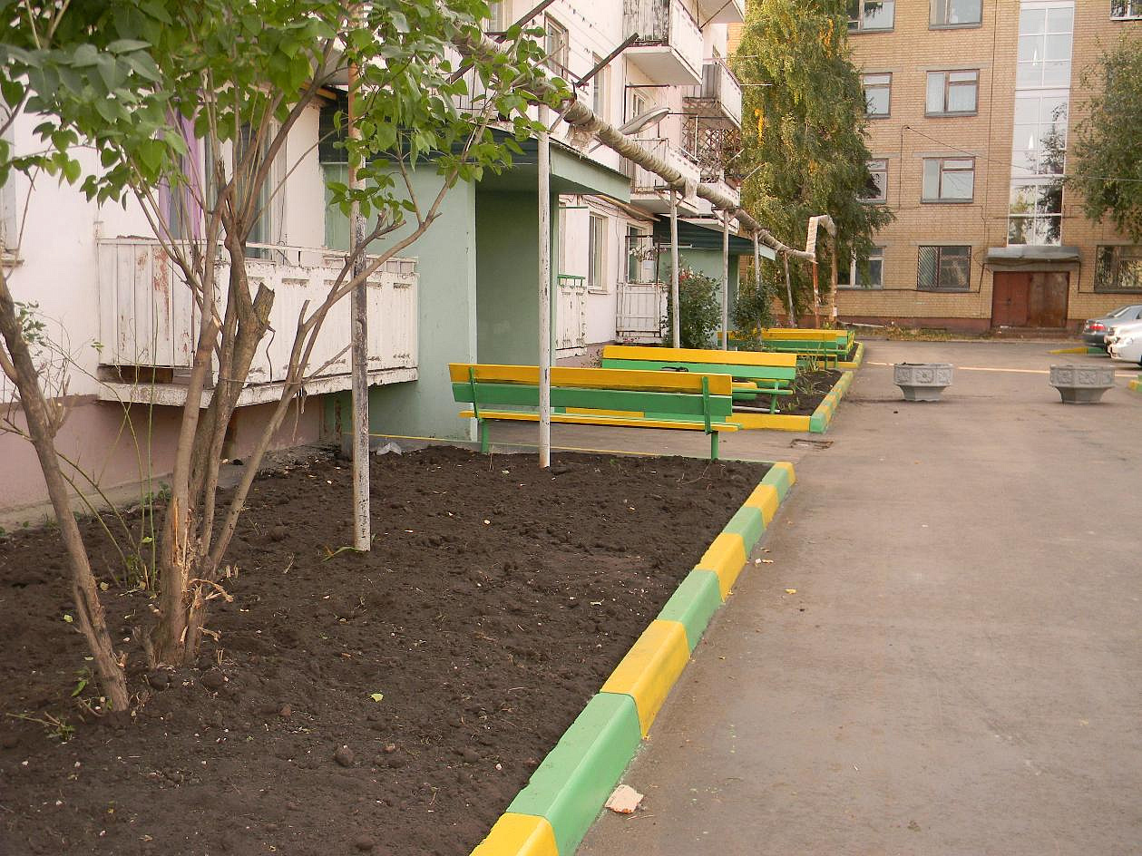 Двор благоустроят в Калошином переулке