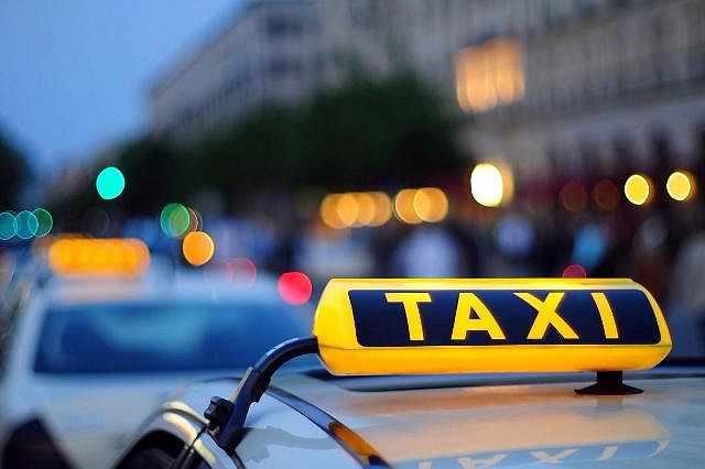 Московский таксист взял с иностранного журналиста 50 тысяч рублей за проезд