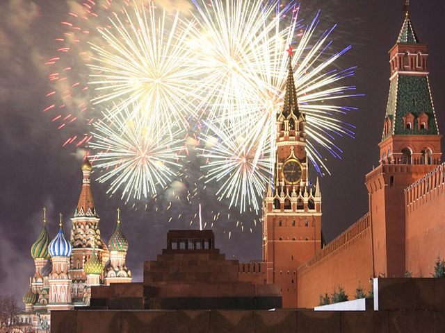 В День России в Северном округе праздничный фейерверк украсит небо в парке Дружбы 