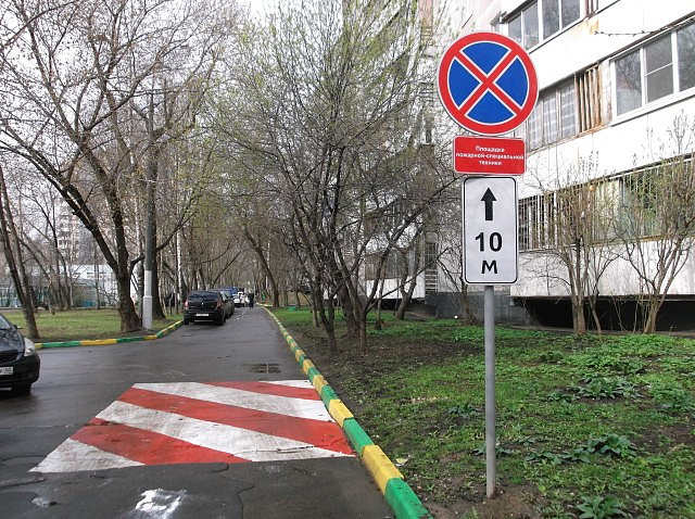 В Головинском районе САО привели в порядок дорожные знаки 