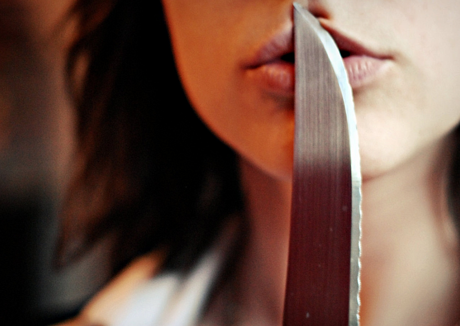 В ЦАО женщина ранила сожителя ножом