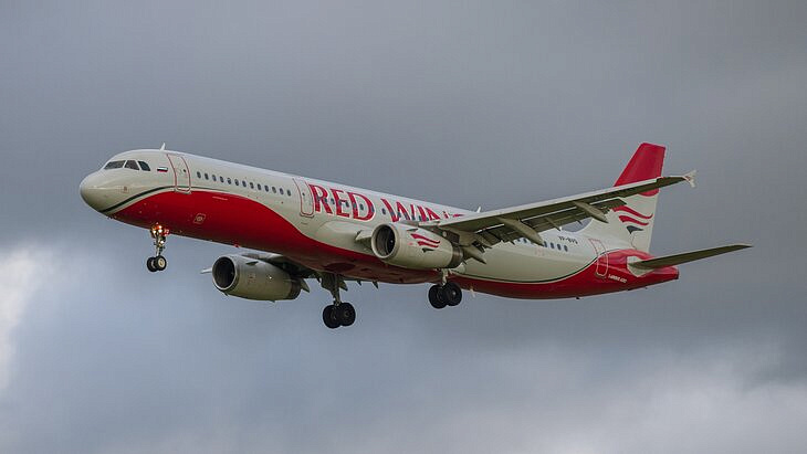  Red Wings    Superjet-100