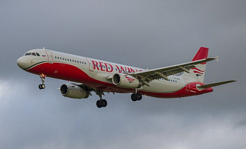  Red Wings    Superjet-100