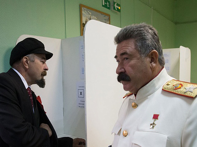 В центре Москвы подрались… двойники Ленина и Сталина