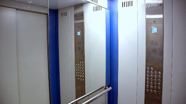 В жилых домах Москвы за текущий год установят около пяти тысяч новых лифтов