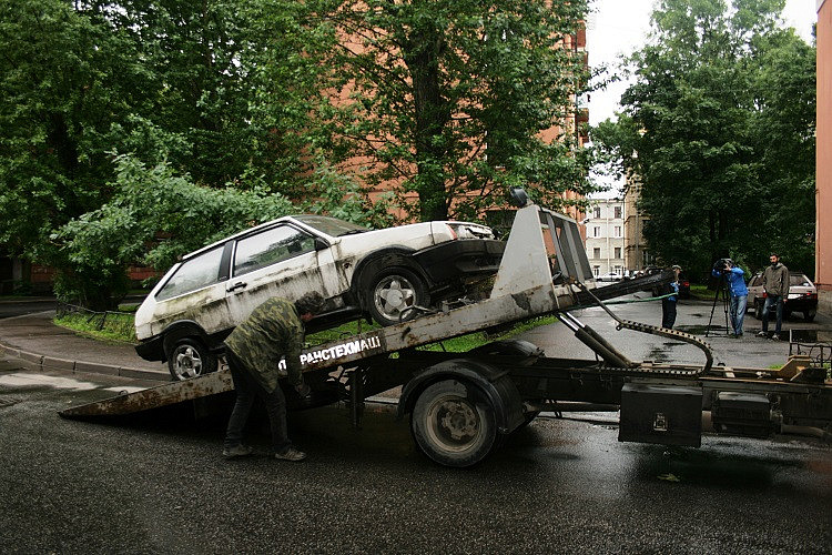 Этим летом из Головинского района вывезли 45 брошенных транспортных средств