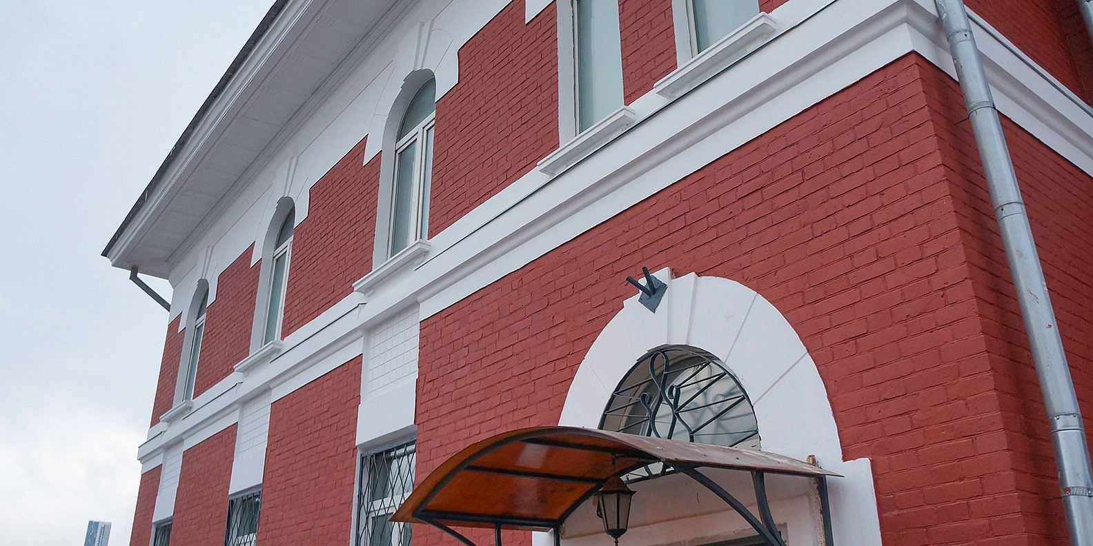 Фасад исторического здания отремонтируют на Красной Пресне 