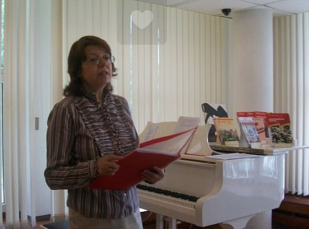 Юным читателям библиотеки №44 имени В. Г. Короленко была показана музыкальная программа «Живи и помни!»  