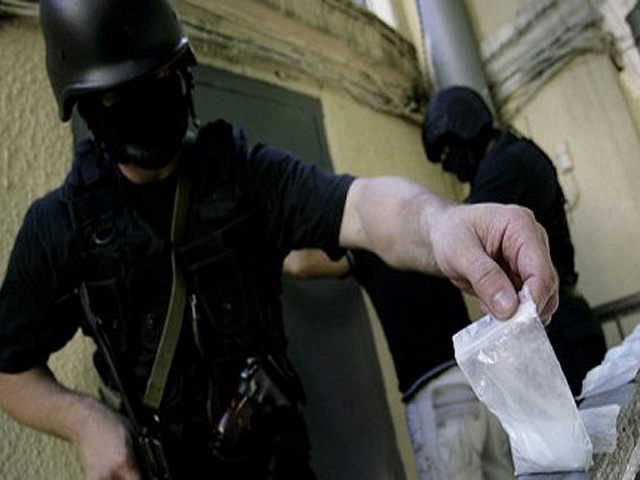 На Михалковской задержан мужчина, подозреваемый в хранении наркотиков 
