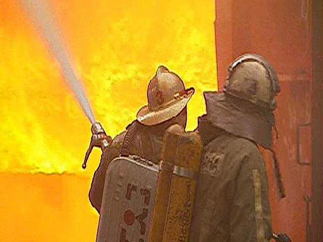 Пожарные погасили общежитие на Михалковской