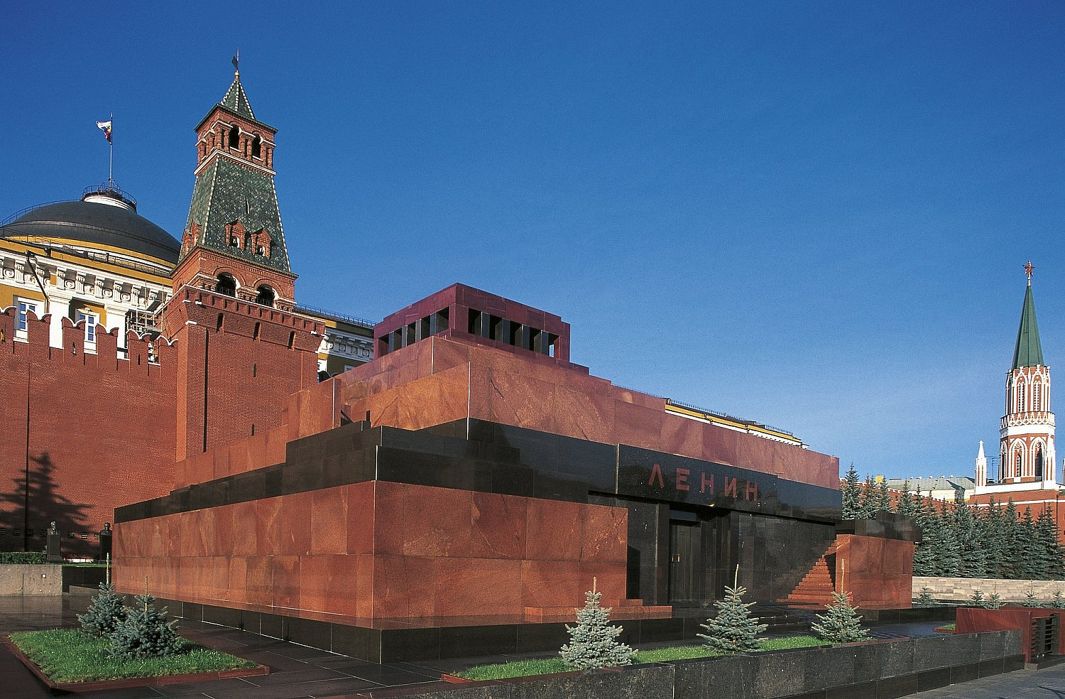 Мавзолей и некрополь у Кремлевской стены будут закрыты 23 июля