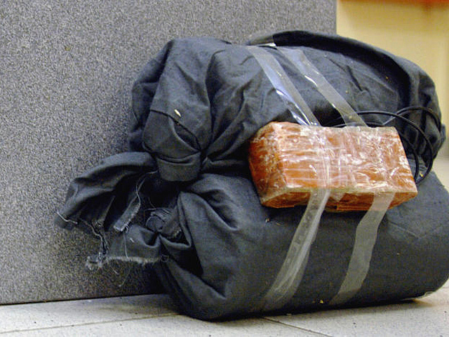 В бесхозной сумке на станции метро «Театральная» опасных предметов не найдено