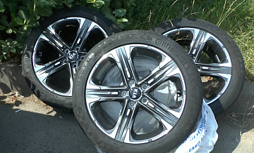 В паркинге в ЦАО украли колеса на 800 тыс. руб.
