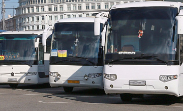 Уличная парковка для туристических автобусов в Замоскворечье