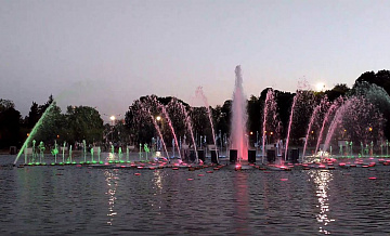 Завтра фонтан в Парке Горького будет работать в праздничном режиме