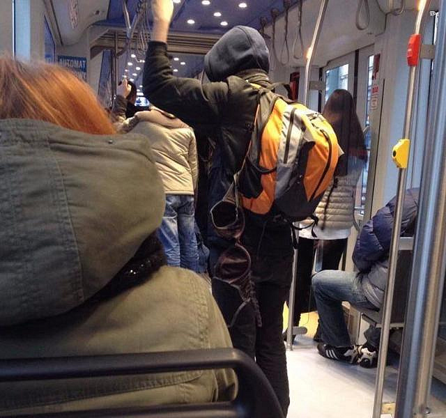 В Московском метро просят пассажиров снимать рюкзаки во время поездок