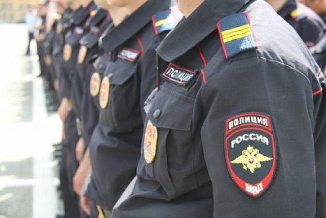 Полиция пресекла раздачу наклеек в поддержку оппозиционера Навального