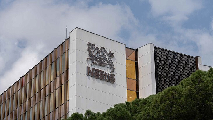      Nestle  Mondelez   