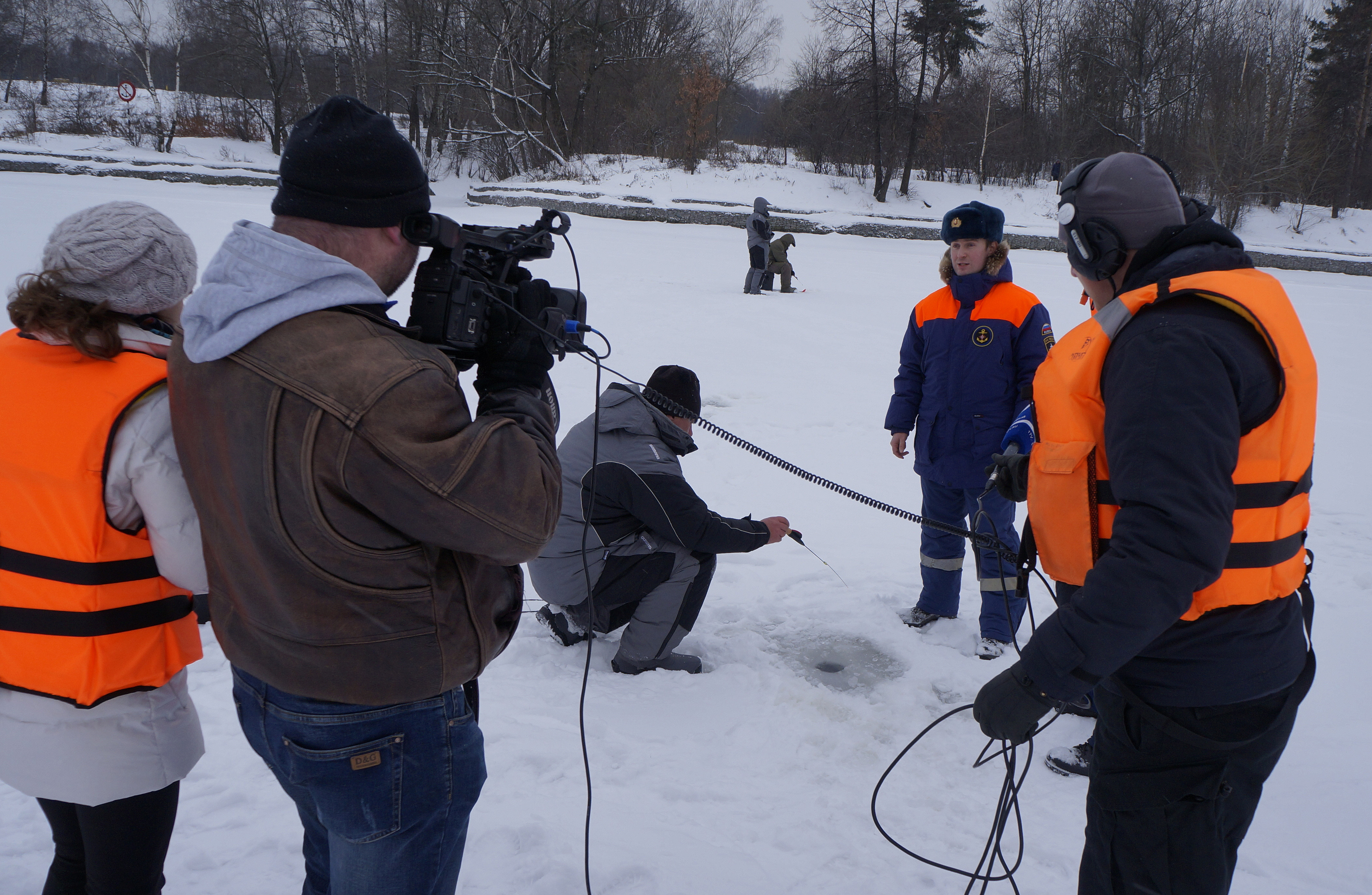 Корреспонденты Первого канала ознакомились в Северном округе с работой спасателей МЧС на водоёмах 